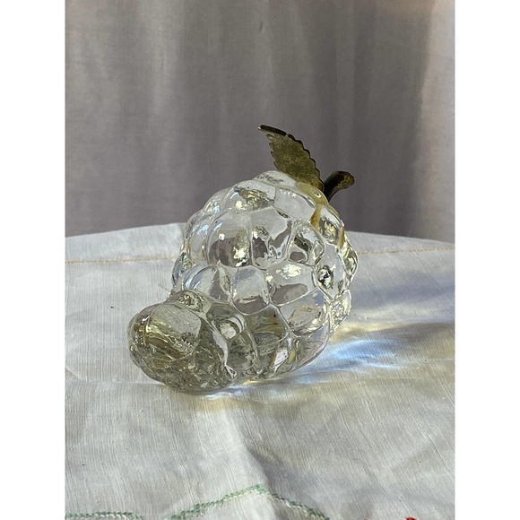 Clear Crystal Grape Cluster Paperweight / Figurine - Picture 10 of 10
